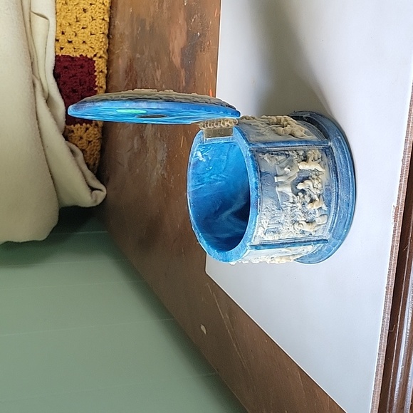 Incolay Stone decorative box - Picture 5 of 8